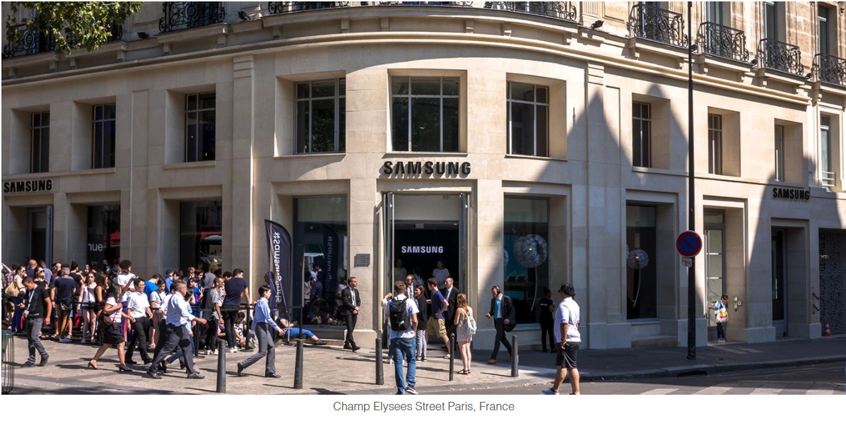  Samsung store at Champ Elysees Street Paris, France uses Wavetec QMS & Digital Signage Systems